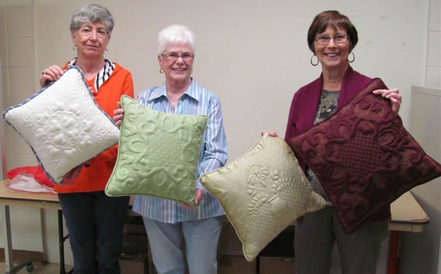 Carolyn, Chic and Juliet with their trapunto pillows