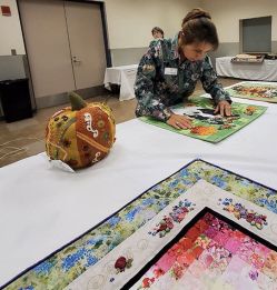 Cindy Seitz-Krug judging quilt show